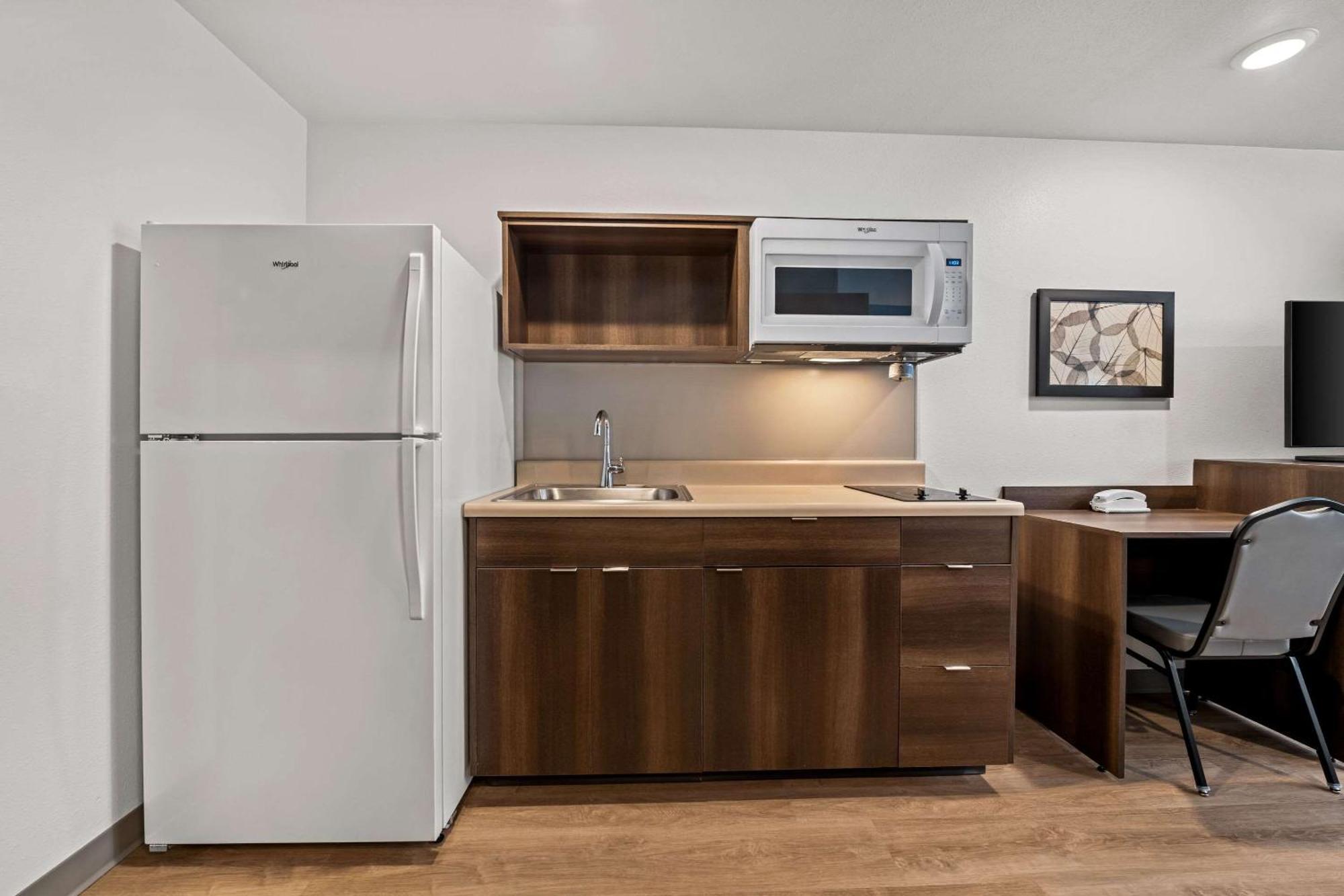 Woodspring Suites Loves Park - Rockford Buitenkant foto