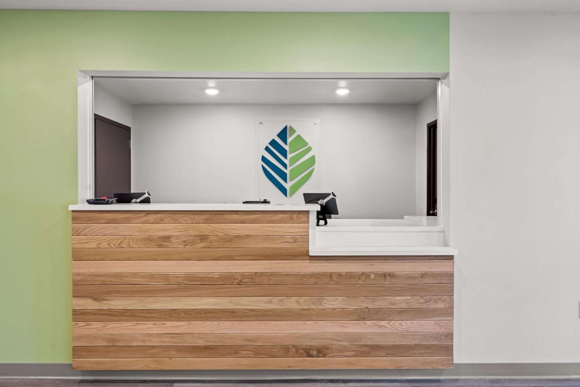 Woodspring Suites Loves Park - Rockford Buitenkant foto